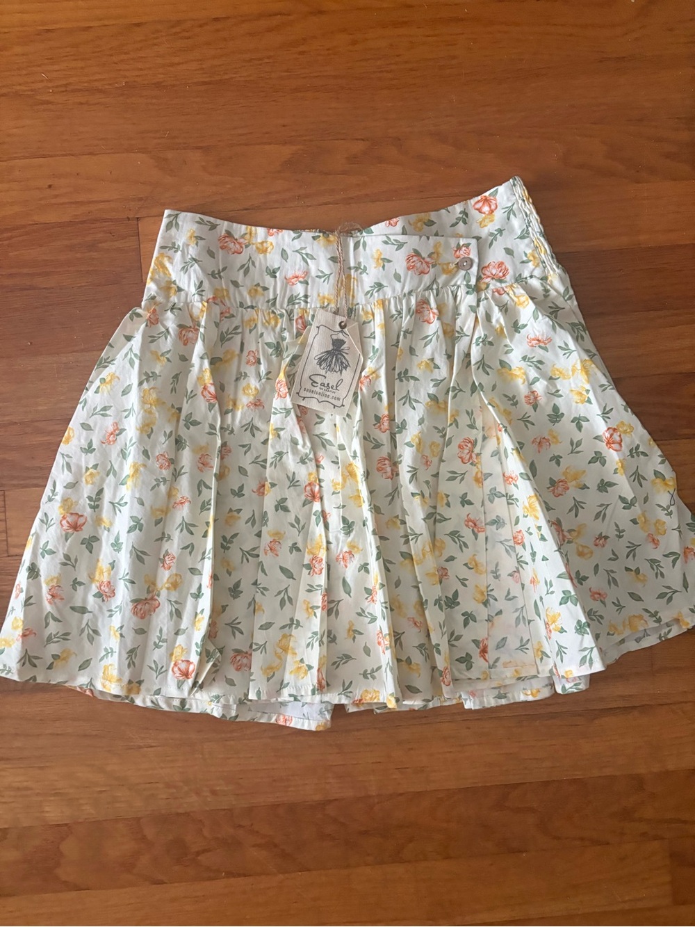 Easel Floral Pleated Mini Skirt in Cream - Picture 2 of 3